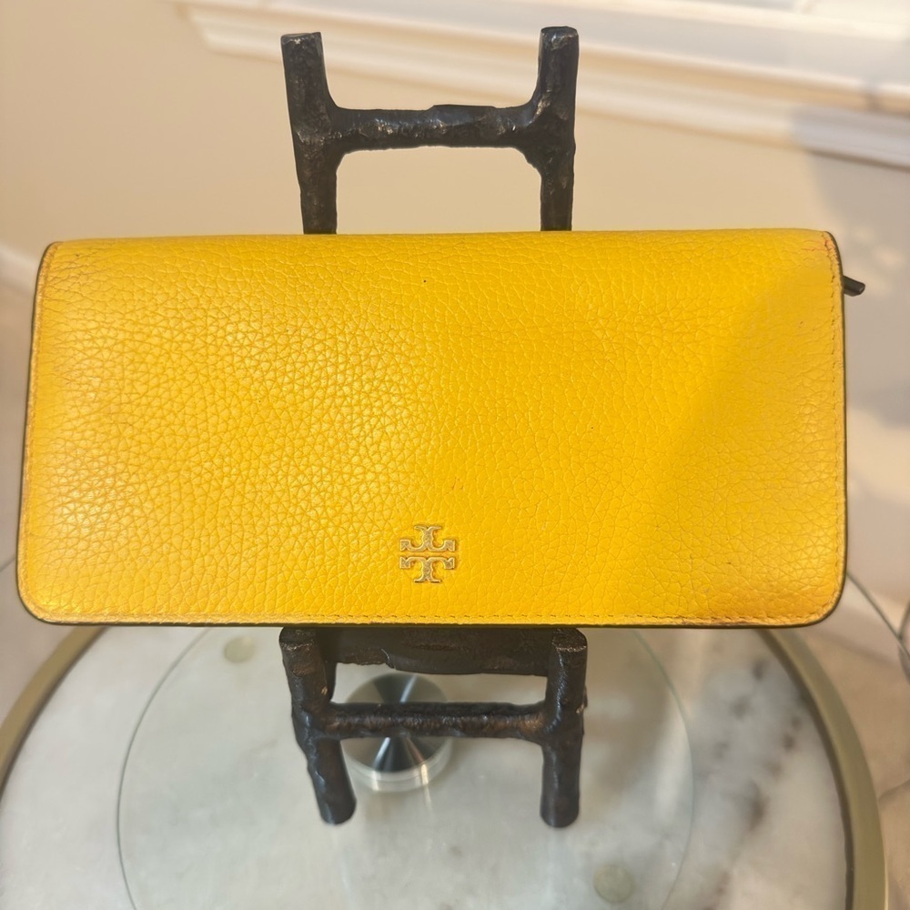 Tory Burch Robinson Snap Continental Wallet – Yellow & Blush Pebbled Leather